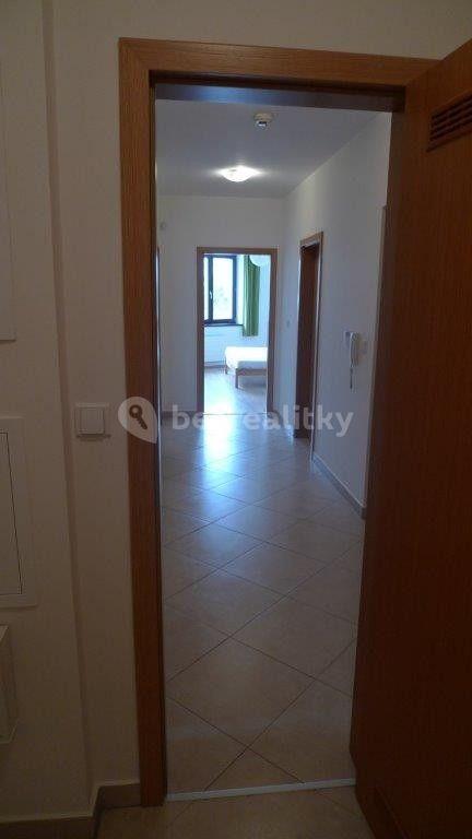 2 bedroom with open-plan kitchen flat to rent, 88 m², V Zářezu, Prague, Prague