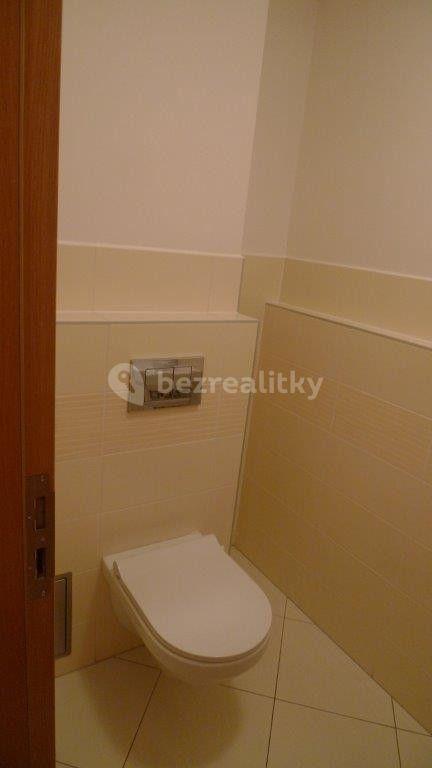 2 bedroom with open-plan kitchen flat to rent, 88 m², V Zářezu, Prague, Prague