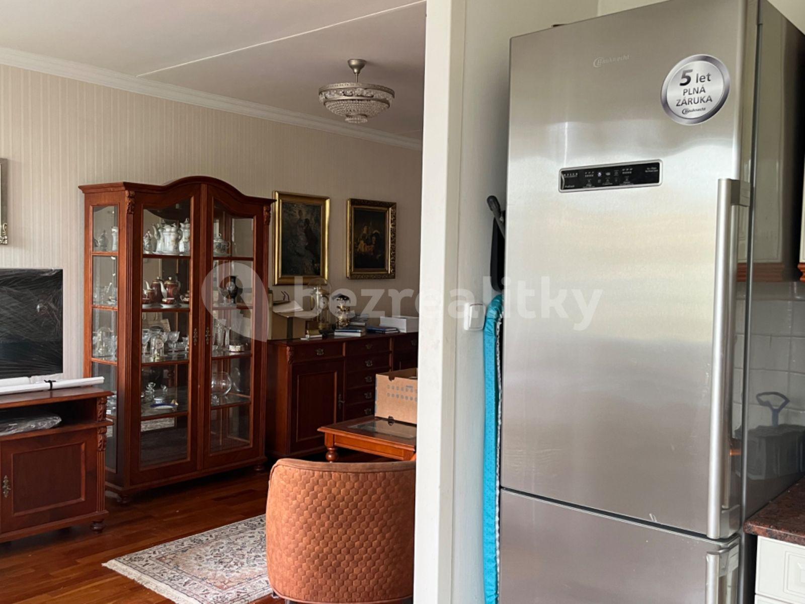 4 bedroom flat for sale, 92 m², Frýdlantská, Prague, Prague