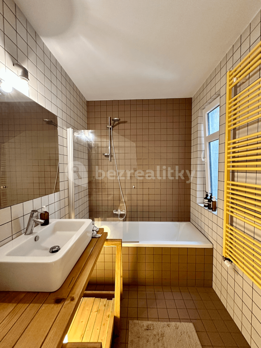 2 bedroom with open-plan kitchen flat to rent, 78 m², Aloise Jiráska, Teplice, Ústecký Region