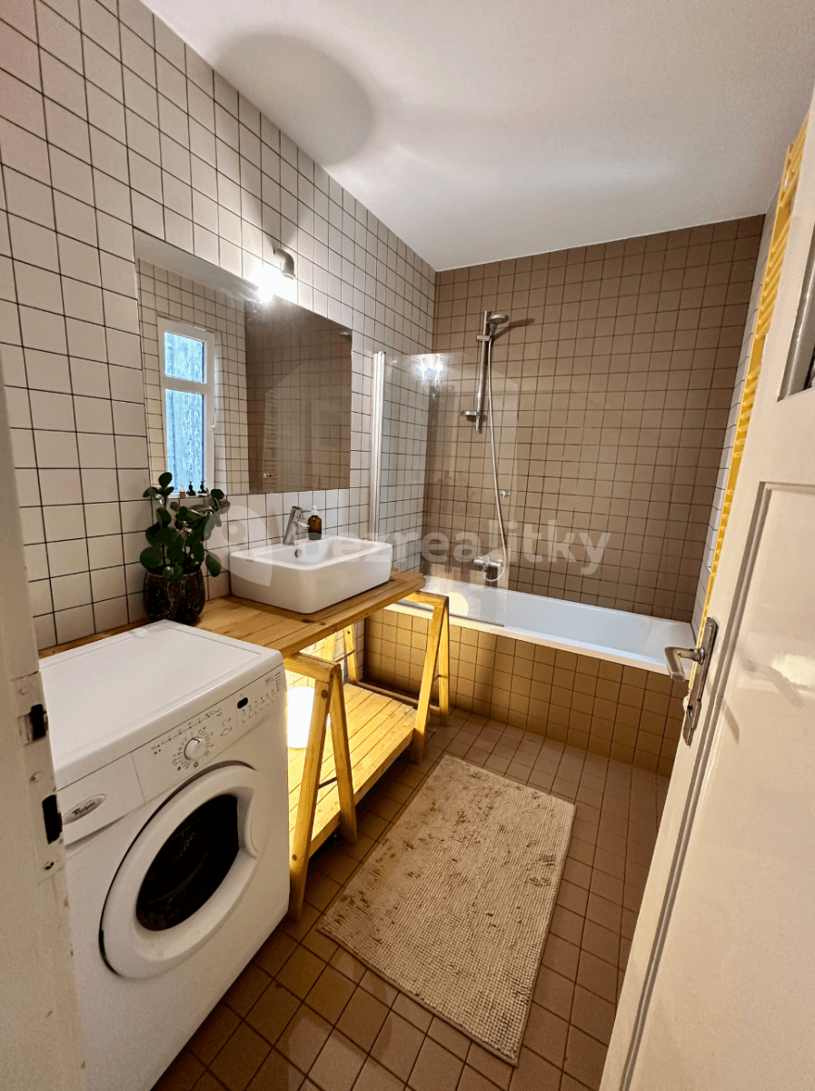 2 bedroom with open-plan kitchen flat to rent, 78 m², Aloise Jiráska, Teplice, Ústecký Region