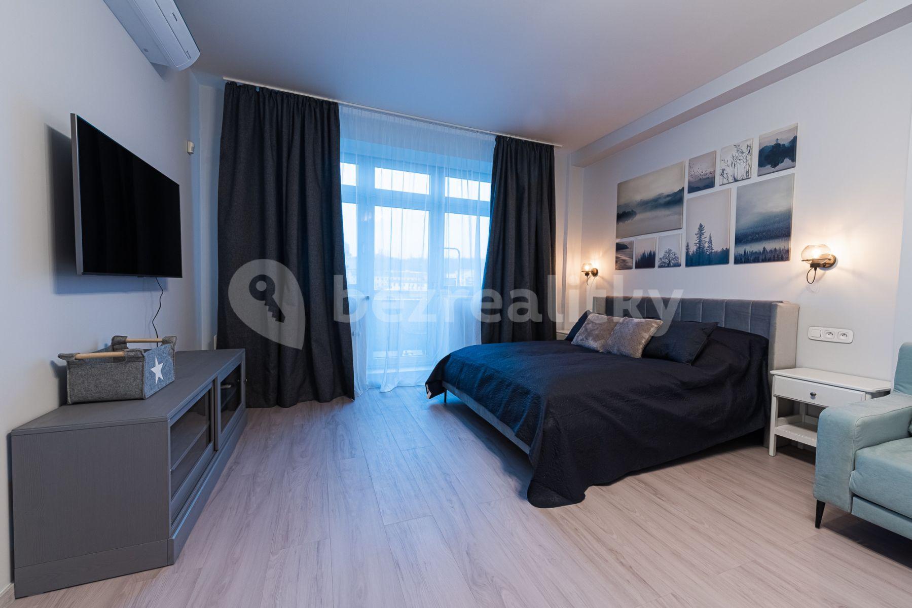 2 bedroom flat to rent, 46 m², Českomoravská, Prague, Prague