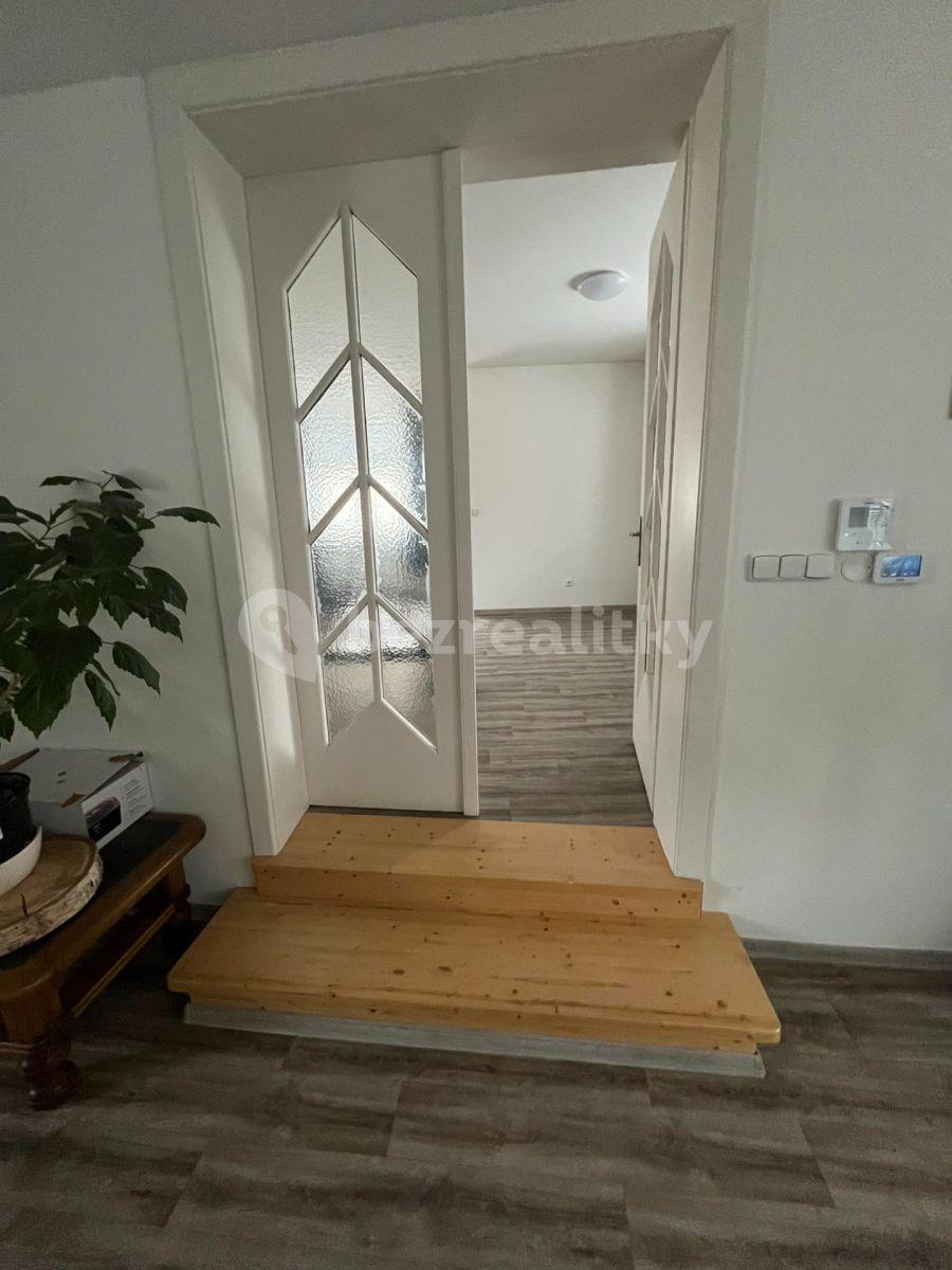 1 bedroom with open-plan kitchen flat to rent, 56 m², Petra Bezruče, Hoštka, Ústecký Region