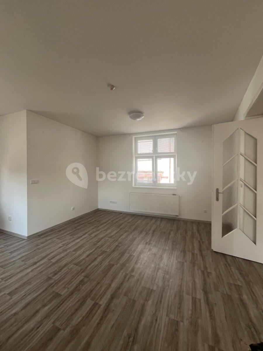 1 bedroom with open-plan kitchen flat to rent, 56 m², Petra Bezruče, Hoštka, Ústecký Region