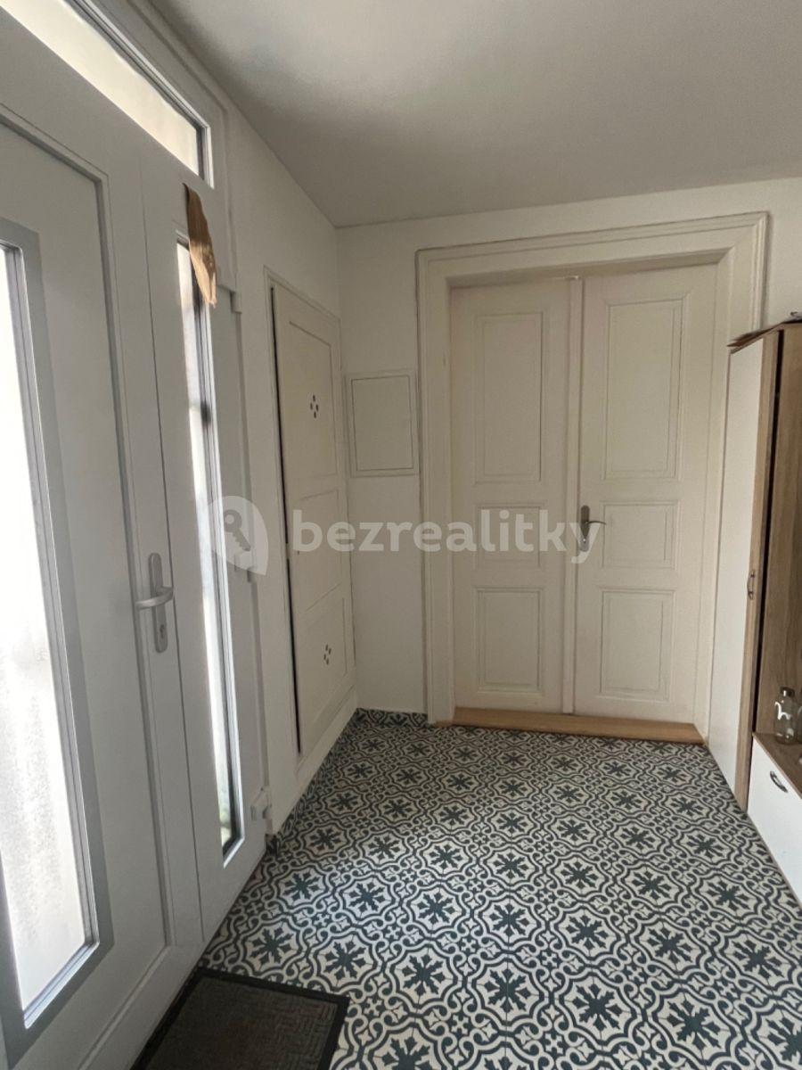 1 bedroom with open-plan kitchen flat to rent, 56 m², Petra Bezruče, Hoštka, Ústecký Region