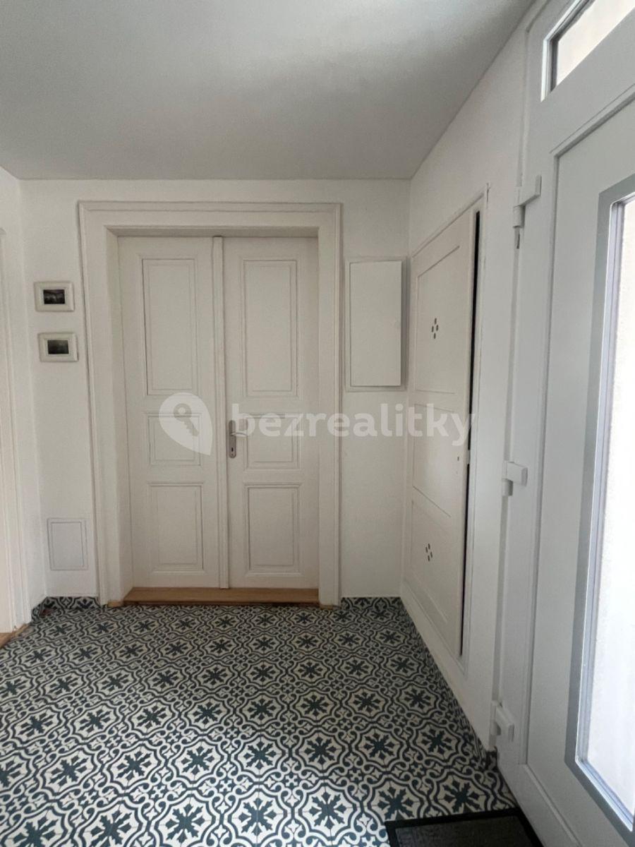 1 bedroom with open-plan kitchen flat to rent, 56 m², Petra Bezruče, Hoštka, Ústecký Region