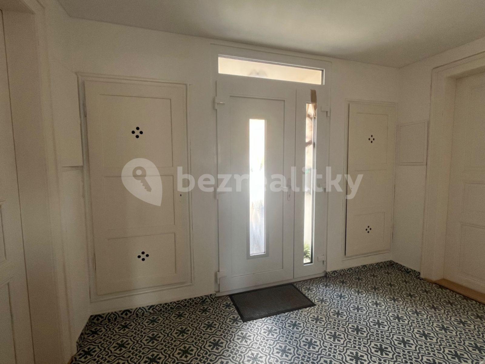 1 bedroom with open-plan kitchen flat to rent, 56 m², Petra Bezruče, Hoštka, Ústecký Region