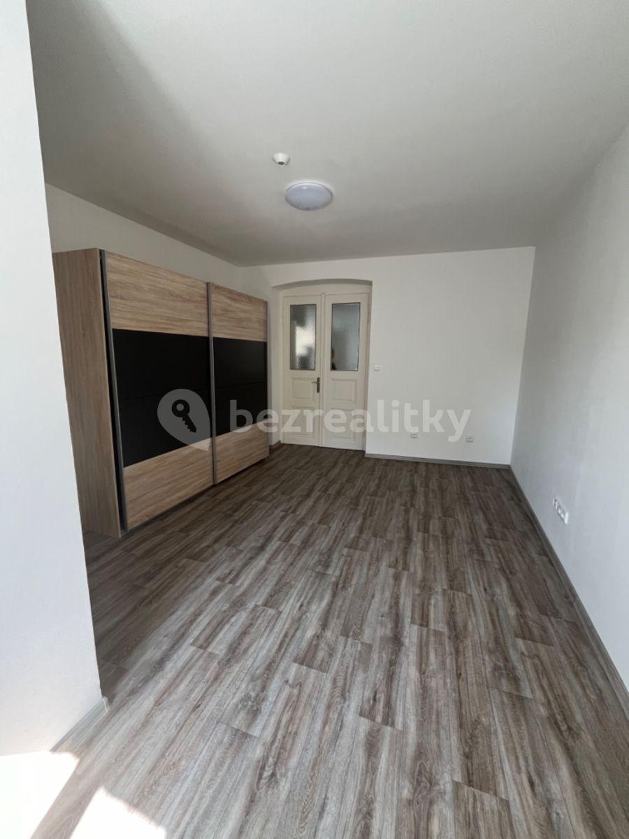 1 bedroom with open-plan kitchen flat to rent, 56 m², Petra Bezruče, Hoštka, Ústecký Region