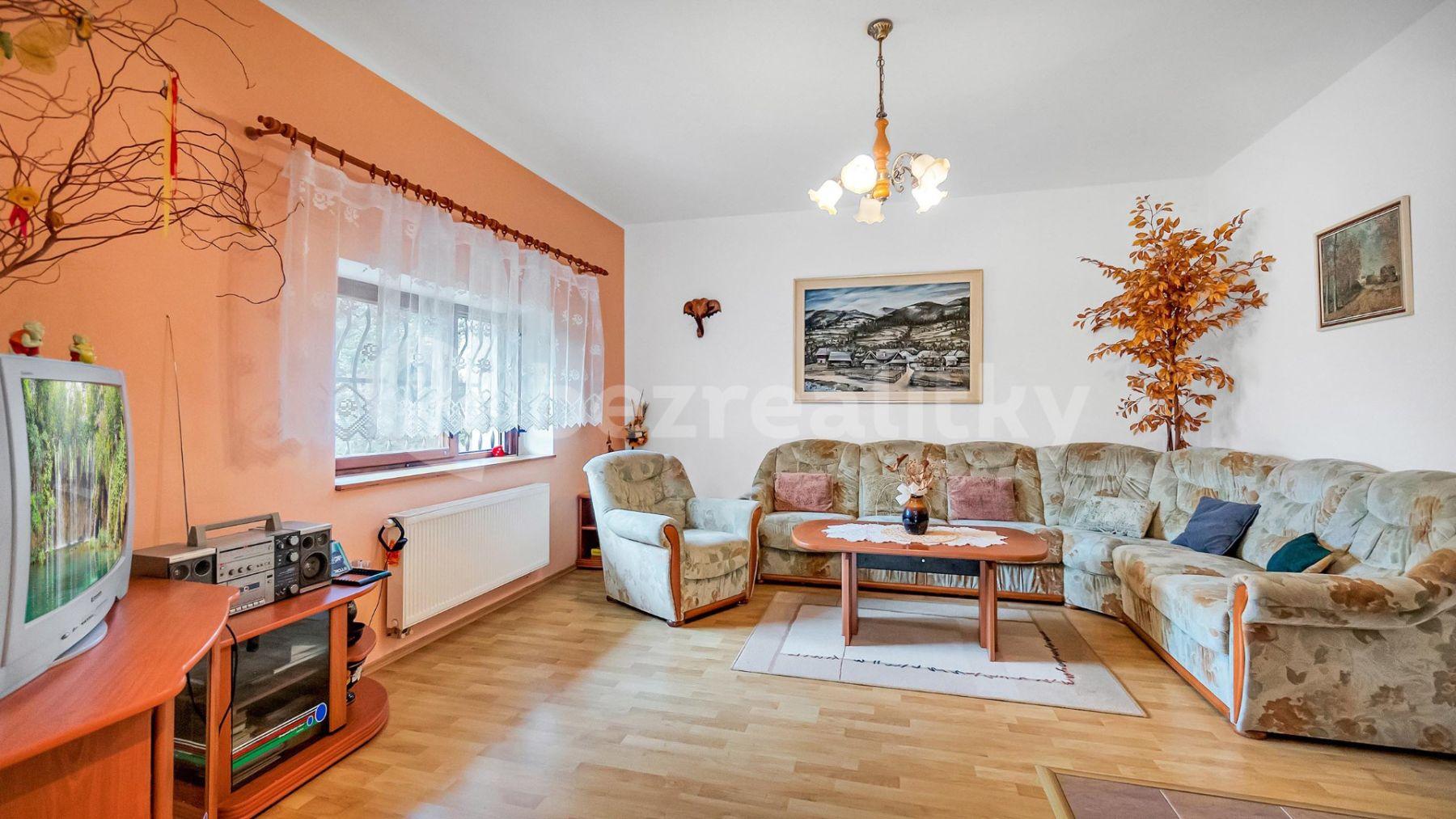 house for sale, 250 m², Kostelecká, Tišice, Středočeský Region