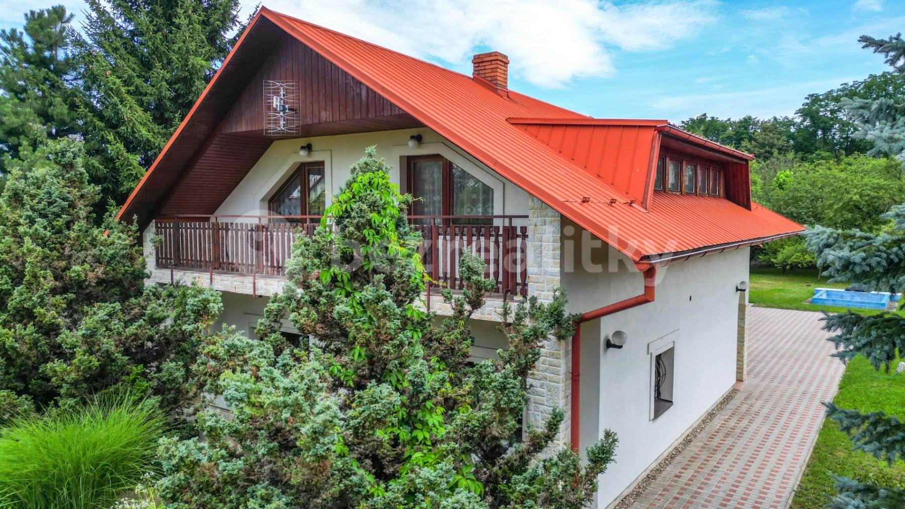 house for sale, 250 m², Kostelecká, Tišice, Středočeský Region