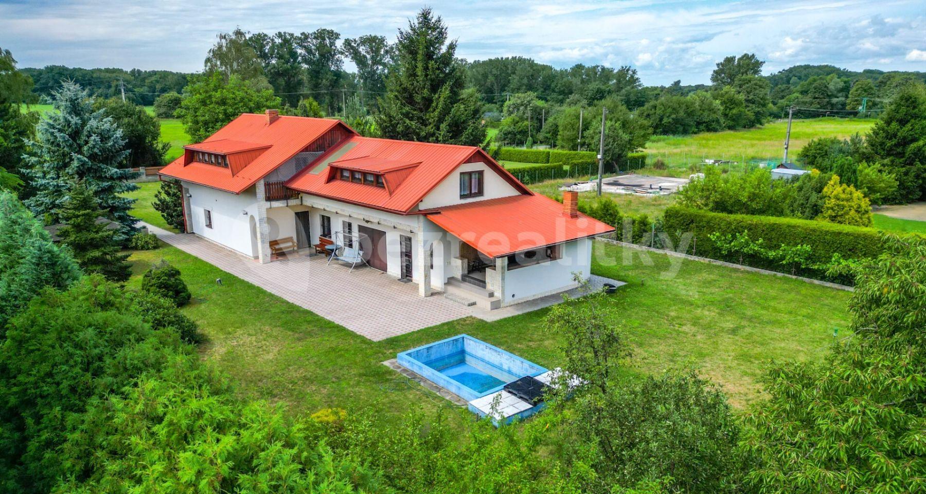 house for sale, 250 m², Kostelecká, Tišice, Středočeský Region