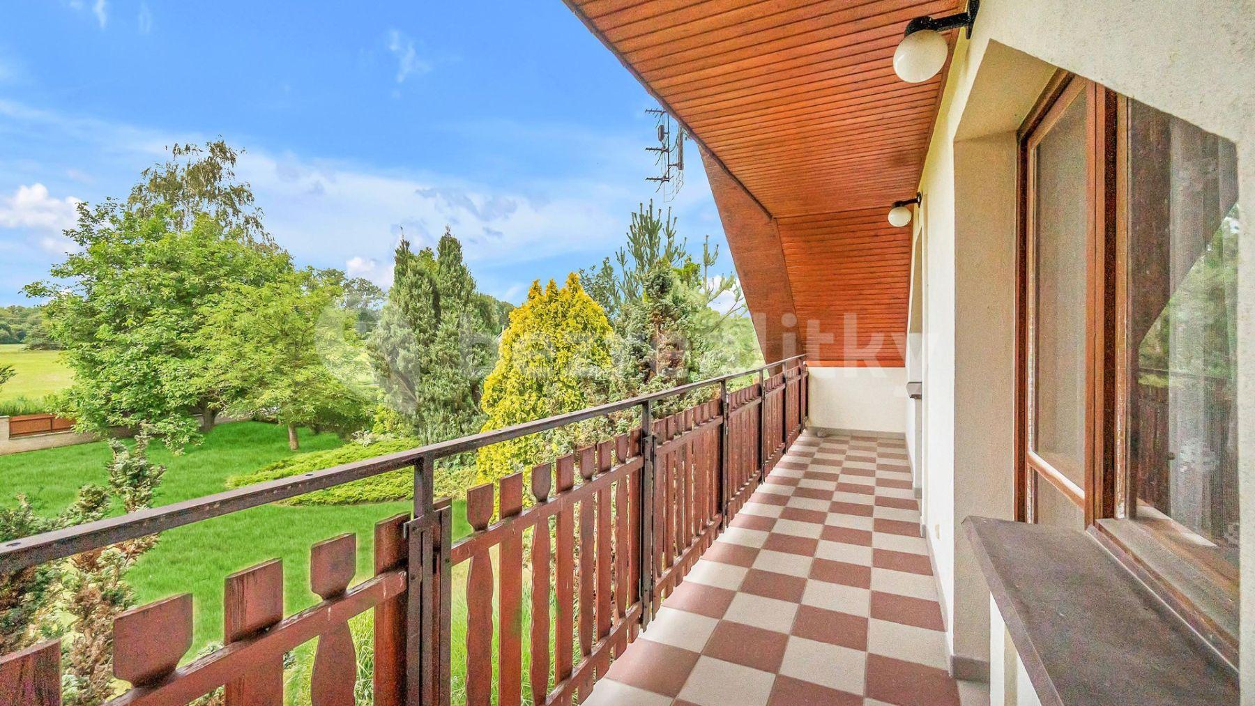 house for sale, 250 m², Kostelecká, Tišice, Středočeský Region