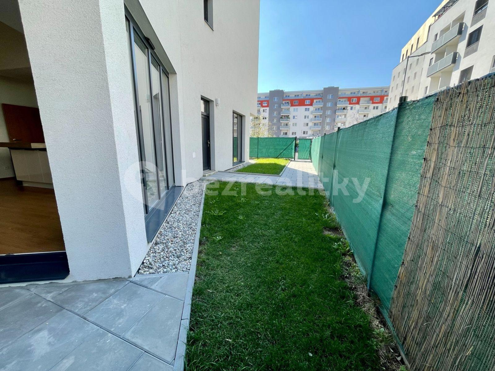 1 bedroom with open-plan kitchen flat to rent, 155 m², Eduarda Hamburgera, Olomouc, Olomoucký Region