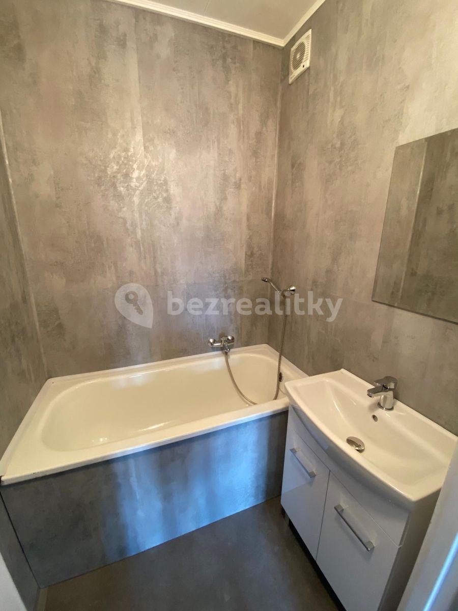 3 bedroom flat to rent, 76 m², Budovatelů, Karlovy Vary, Karlovarský Region