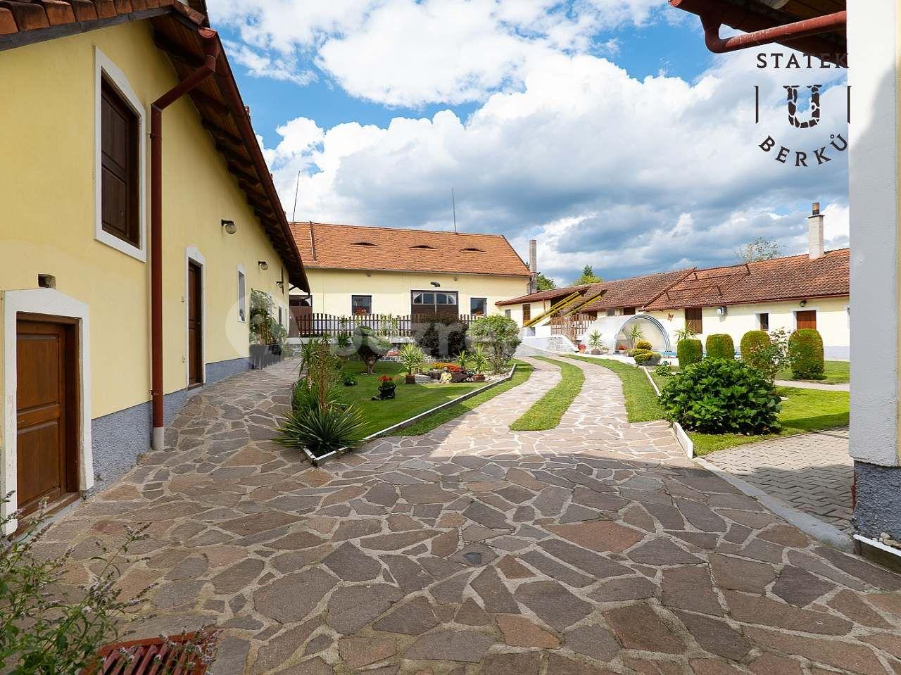 recreational property to rent, 0 m², Svatý Jan, Středočeský Region