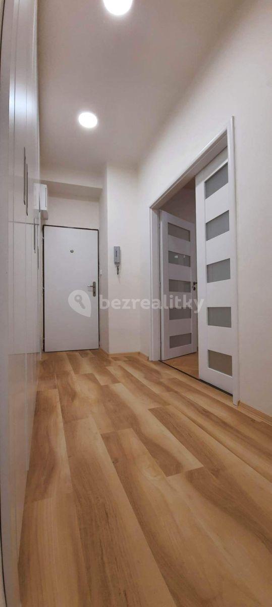 2 bedroom with open-plan kitchen flat to rent, 57 m², Škroupova, Hradec Králové, Královéhradecký Region