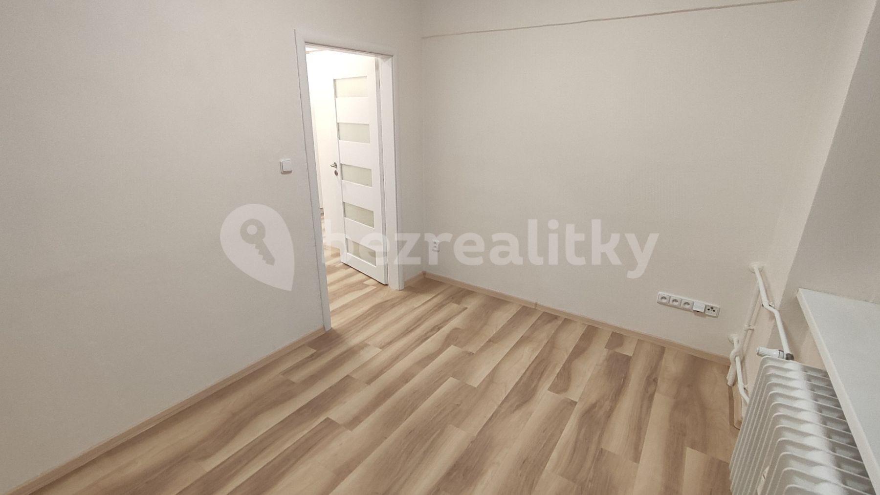 2 bedroom with open-plan kitchen flat to rent, 57 m², Škroupova, Hradec Králové, Královéhradecký Region