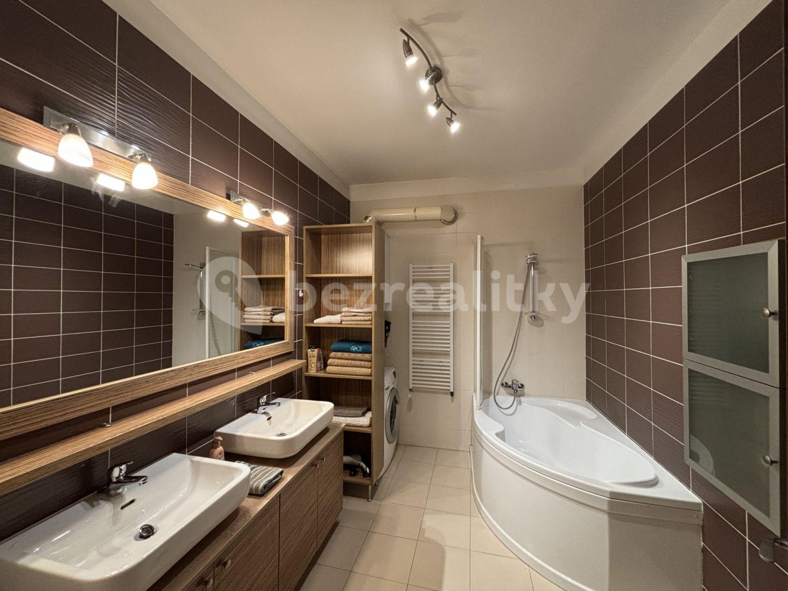 3 bedroom flat to rent, 100 m², Laurinska, Bratislava - mestská časť Staré Mesto, Bratislavský Region