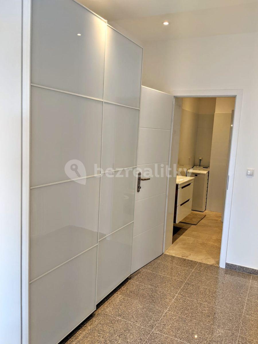 1 bedroom flat to rent, 51 m², Stará vinárska, Bratislava - mestská časť Staré Mesto, Bratislavský Region