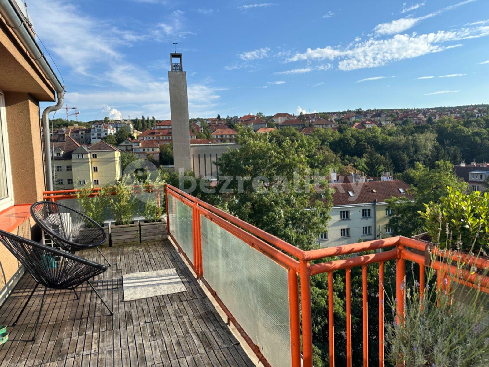 4 bedroom flat to rent, 89 m², U Klimentky, Prague, Prague