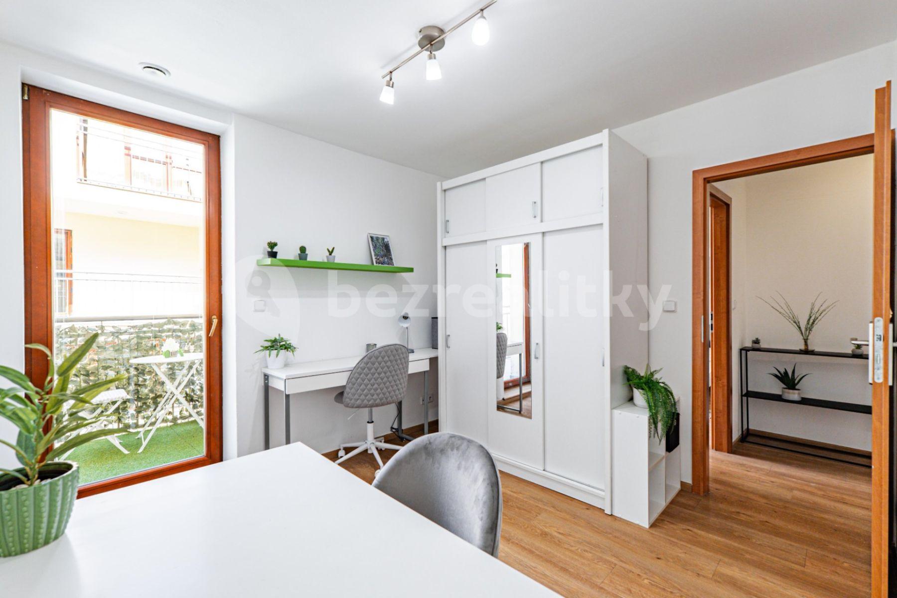 2 bedroom with open-plan kitchen flat for sale, 55 m², Radlická, Prague, Prague