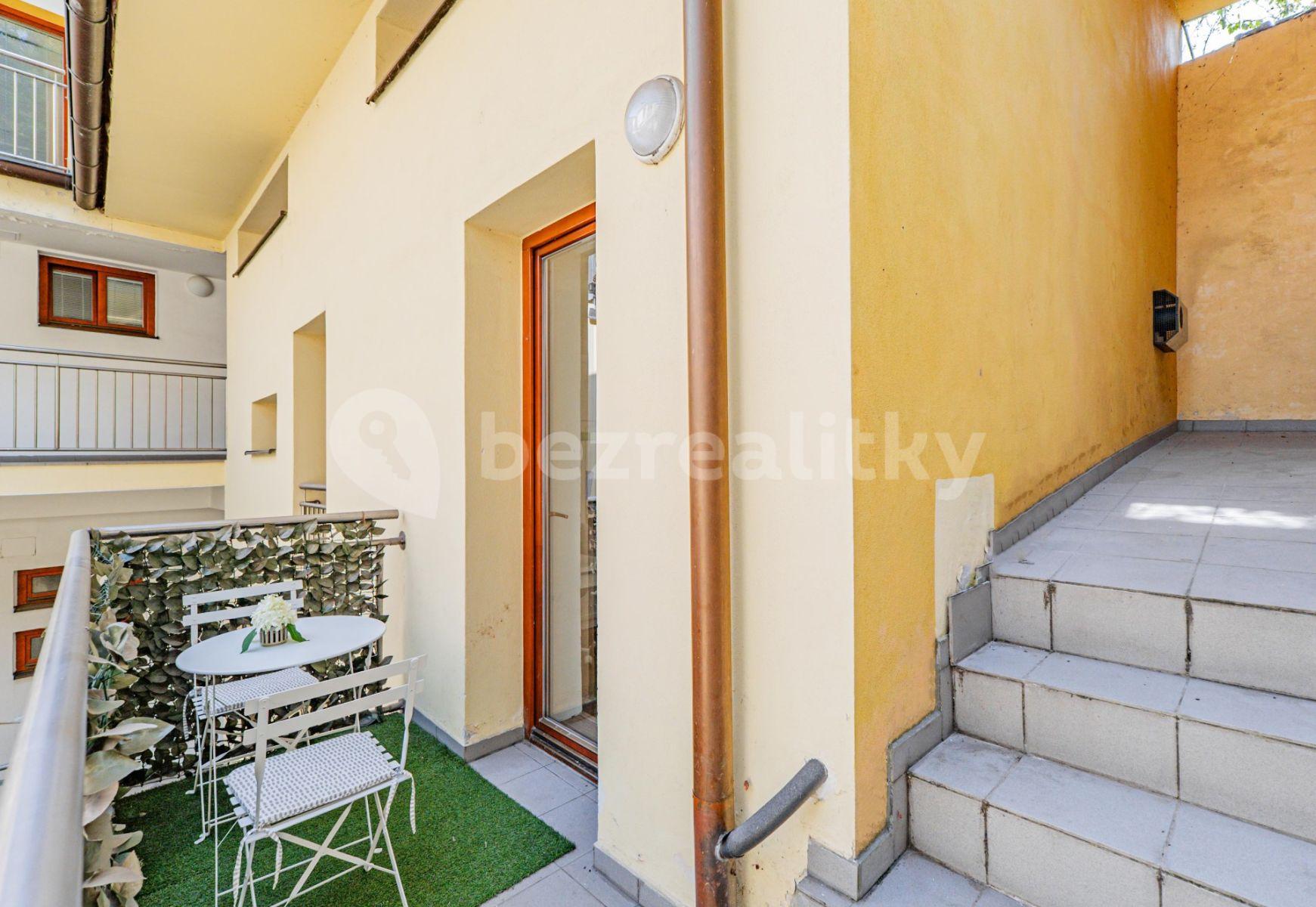 2 bedroom with open-plan kitchen flat for sale, 55 m², Radlická, Prague, Prague