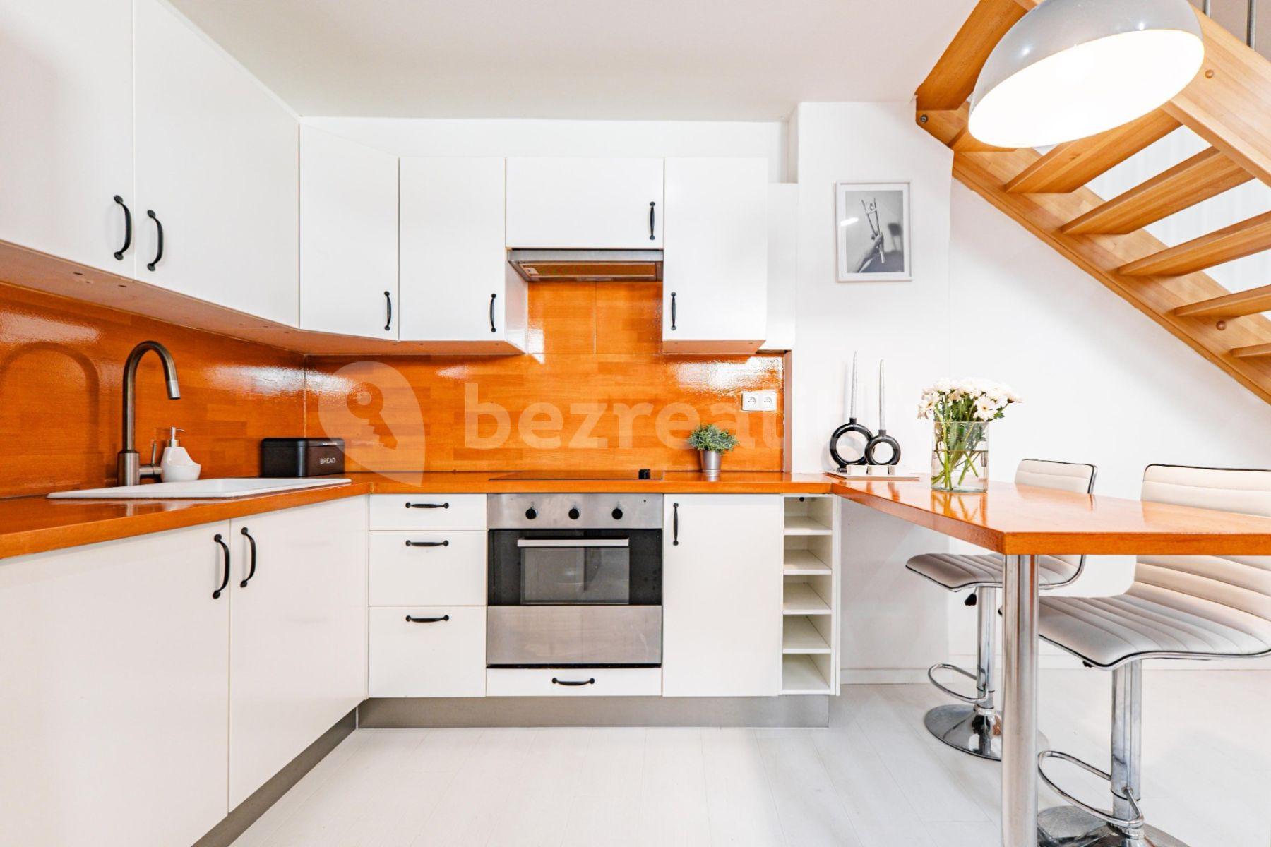 2 bedroom with open-plan kitchen flat for sale, 55 m², Radlická, Prague, Prague