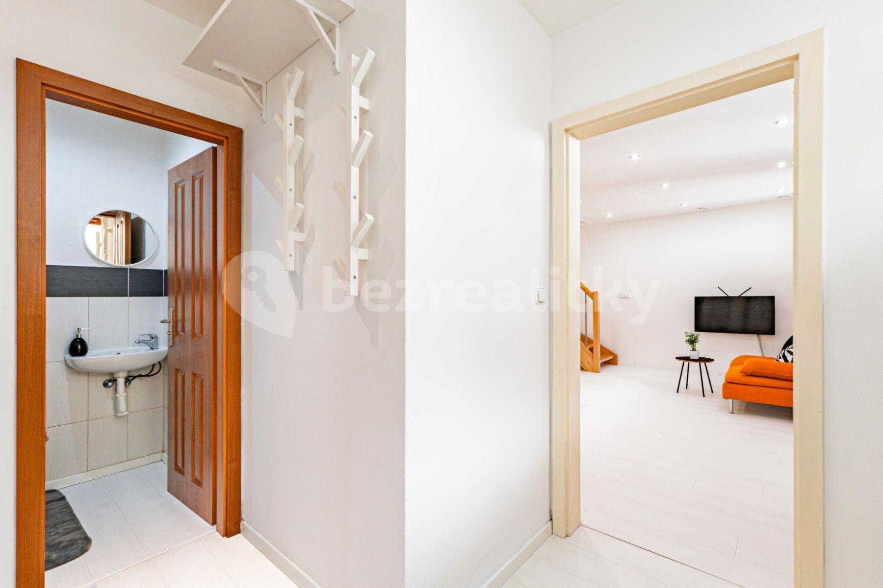 2 bedroom with open-plan kitchen flat for sale, 55 m², Radlická, Prague, Prague