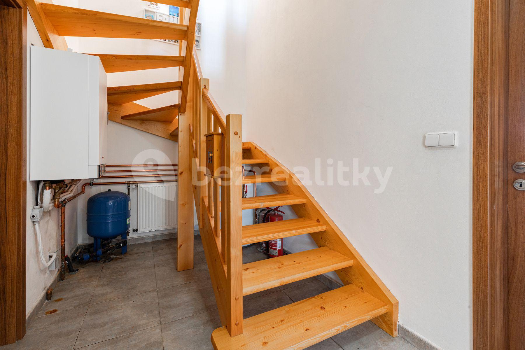 house for sale, 115 m², Choceradská, Svojetice, Středočeský Region