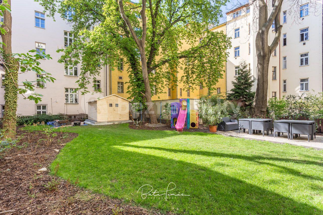 1 bedroom with open-plan kitchen flat to rent, 38 m², Legerova, Prague, Prague