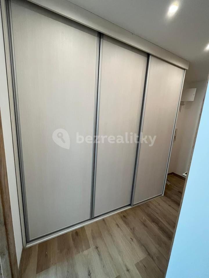 1 bedroom with open-plan kitchen flat to rent, 40 m², Veslařská, Mělník, Středočeský Region