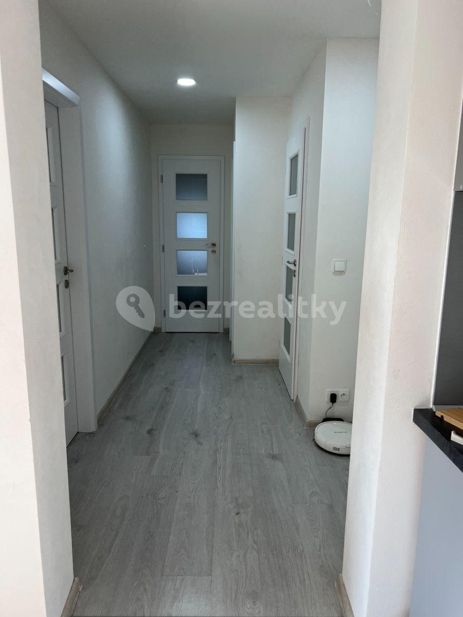 3 bedroom with open-plan kitchen flat for sale, 90 m², Rosice, Pardubický Region