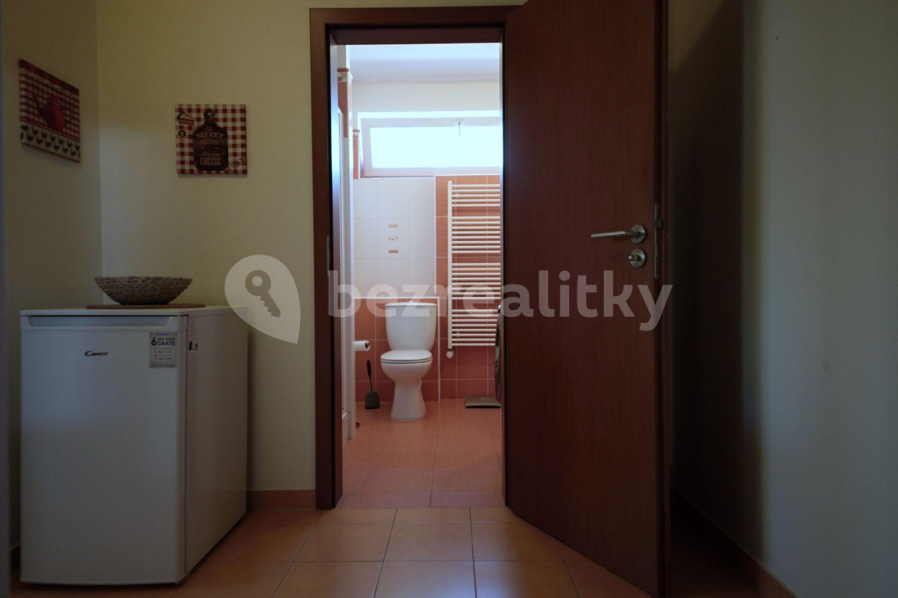 2 bedroom flat to rent, 40 m², Babická, Prague, Prague