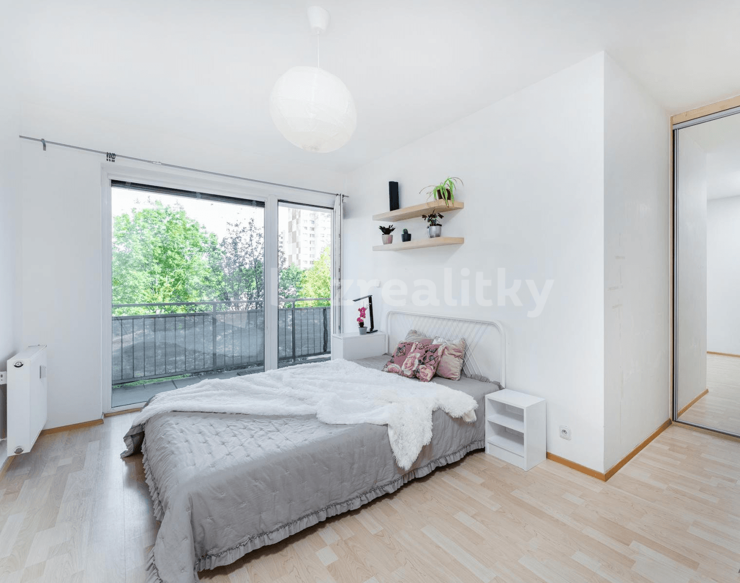 1 bedroom with open-plan kitchen flat for sale, 79 m², R.A. Dvorského, Prague, Prague