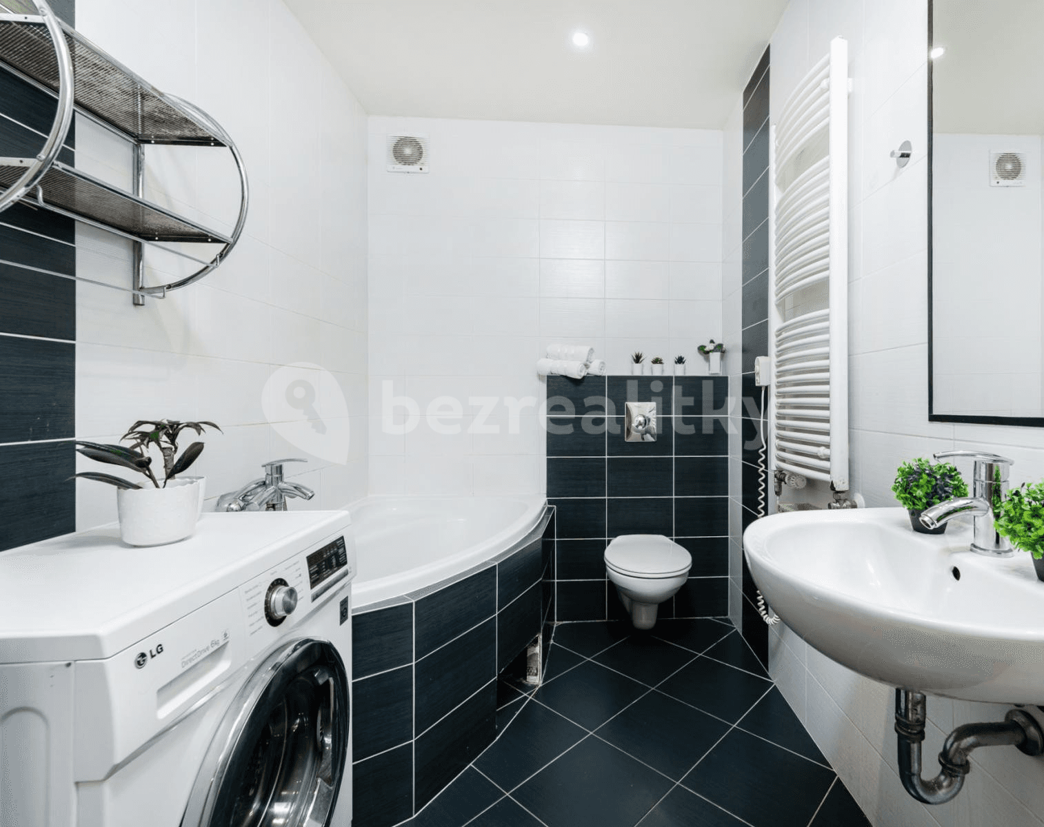 1 bedroom with open-plan kitchen flat for sale, 79 m², R.A. Dvorského, Prague, Prague