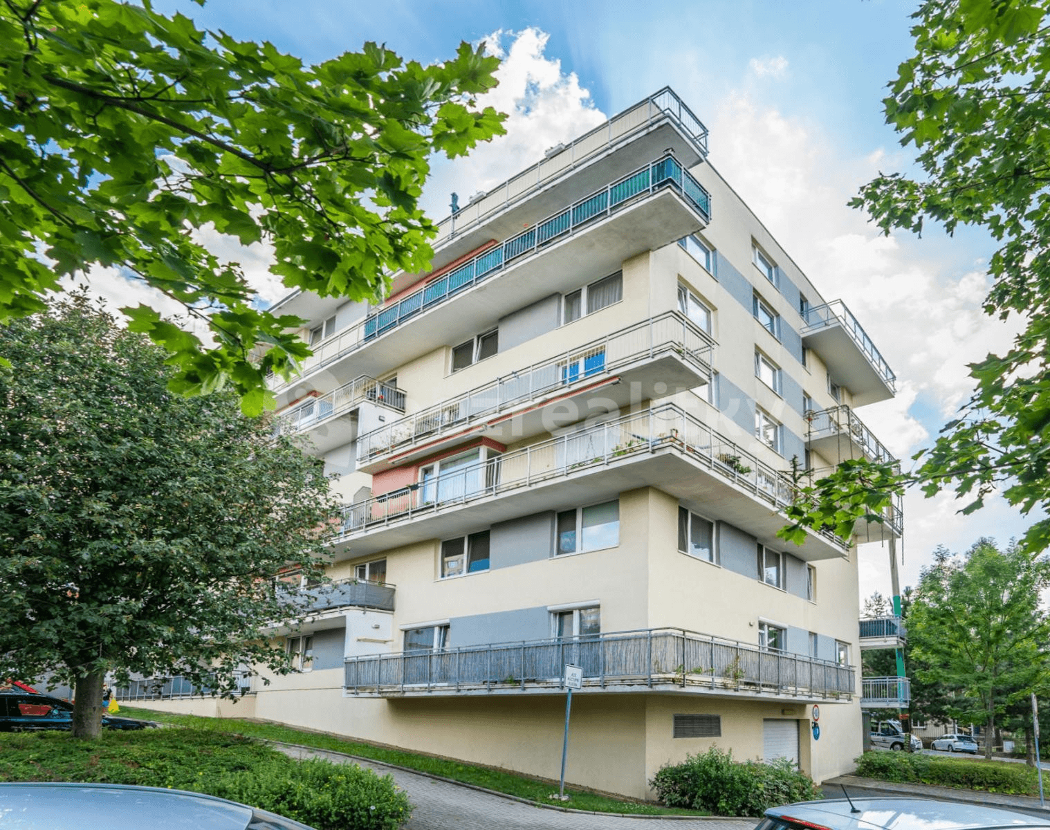 1 bedroom with open-plan kitchen flat for sale, 79 m², R.A. Dvorského, Prague, Prague