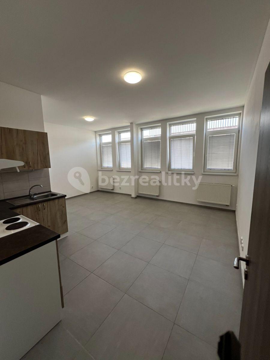 Studio flat to rent, 40 m², Adámkova třída, Hlinsko, Pardubický Region