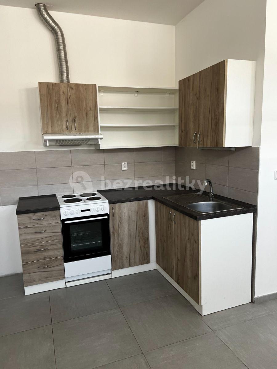 Studio flat to rent, 40 m², Adámkova třída, Hlinsko, Pardubický Region