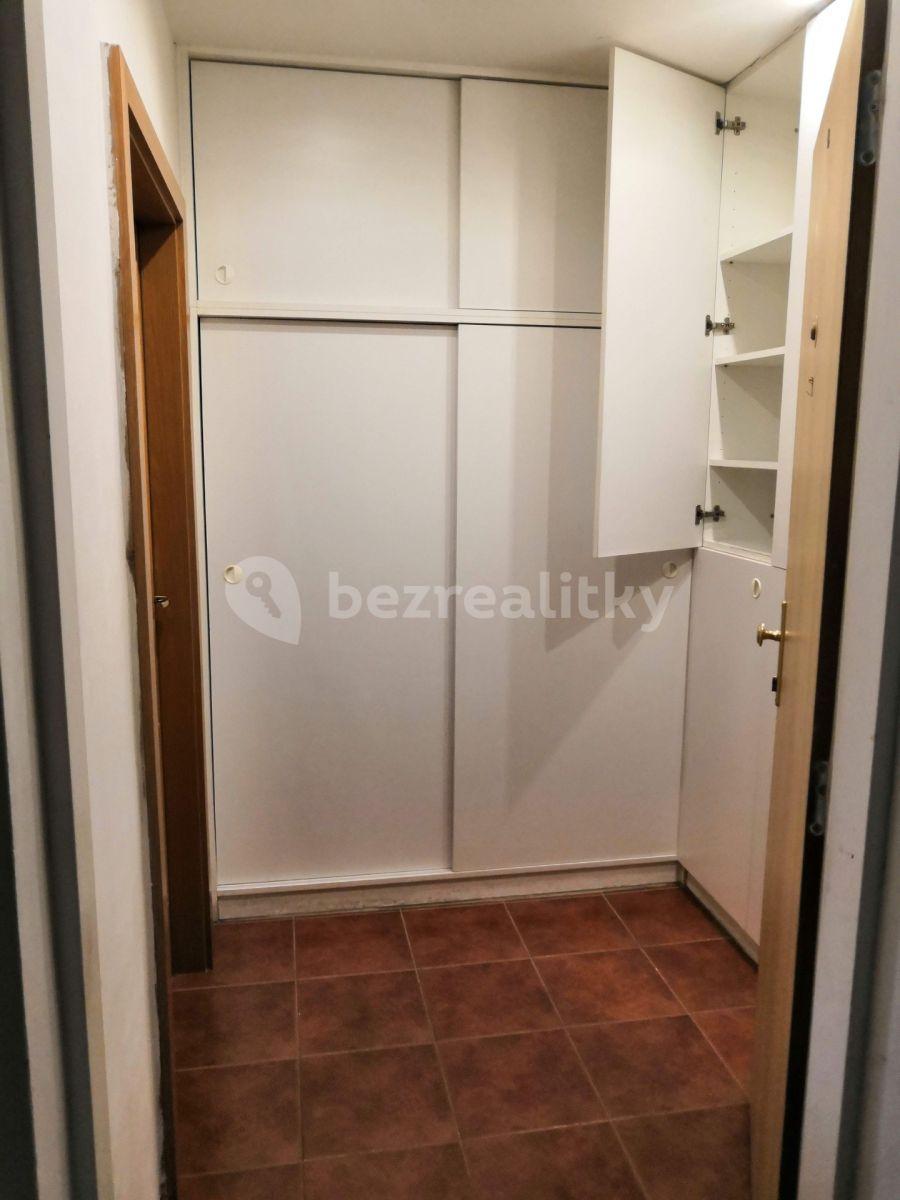 2 bedroom with open-plan kitchen flat to rent, 72 m², Na Ořechovce, Prague, Prague