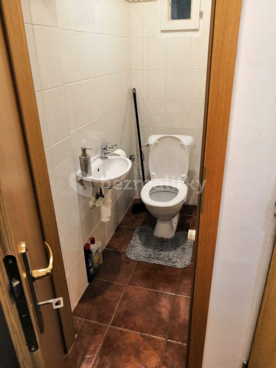 2 bedroom with open-plan kitchen flat to rent, 72 m², Na Ořechovce, Prague, Prague