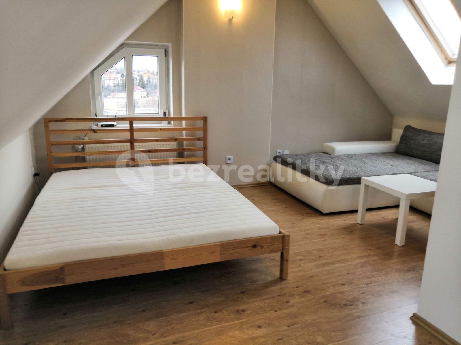 2 bedroom with open-plan kitchen flat to rent, 72 m², Na Ořechovce, Prague, Prague