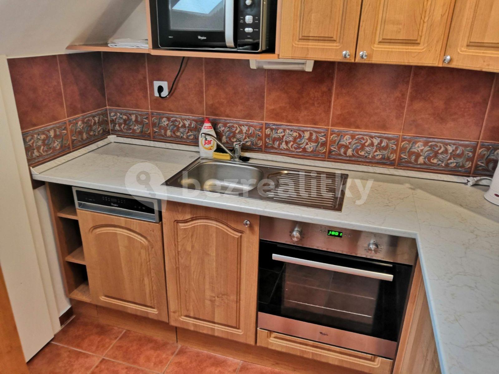 2 bedroom with open-plan kitchen flat to rent, 72 m², Na Ořechovce, Prague, Prague