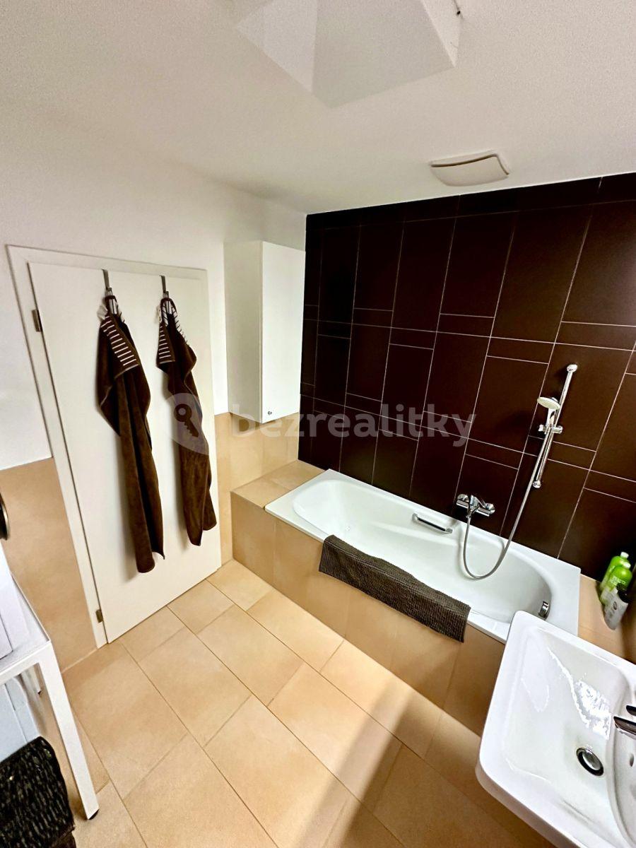 1 bedroom with open-plan kitchen flat for sale, 62 m², Chlupáčova, Prague, Prague