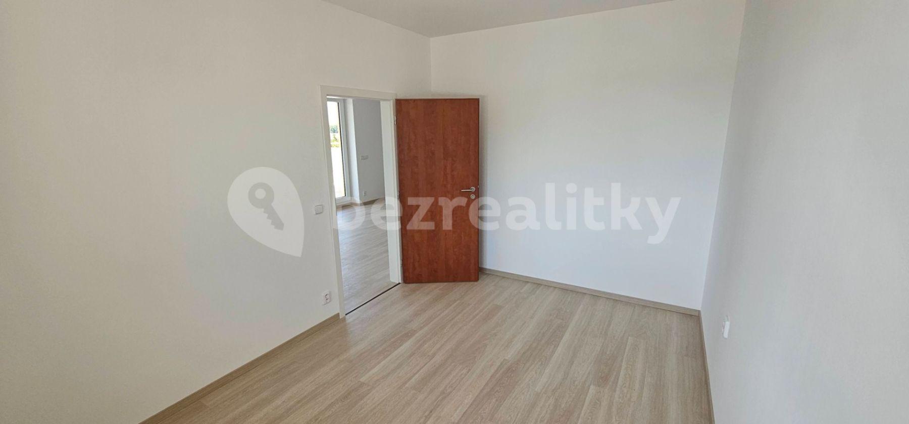 1 bedroom with open-plan kitchen flat to rent, 87 m², Novohradská, České Budějovice, Jihočeský Region