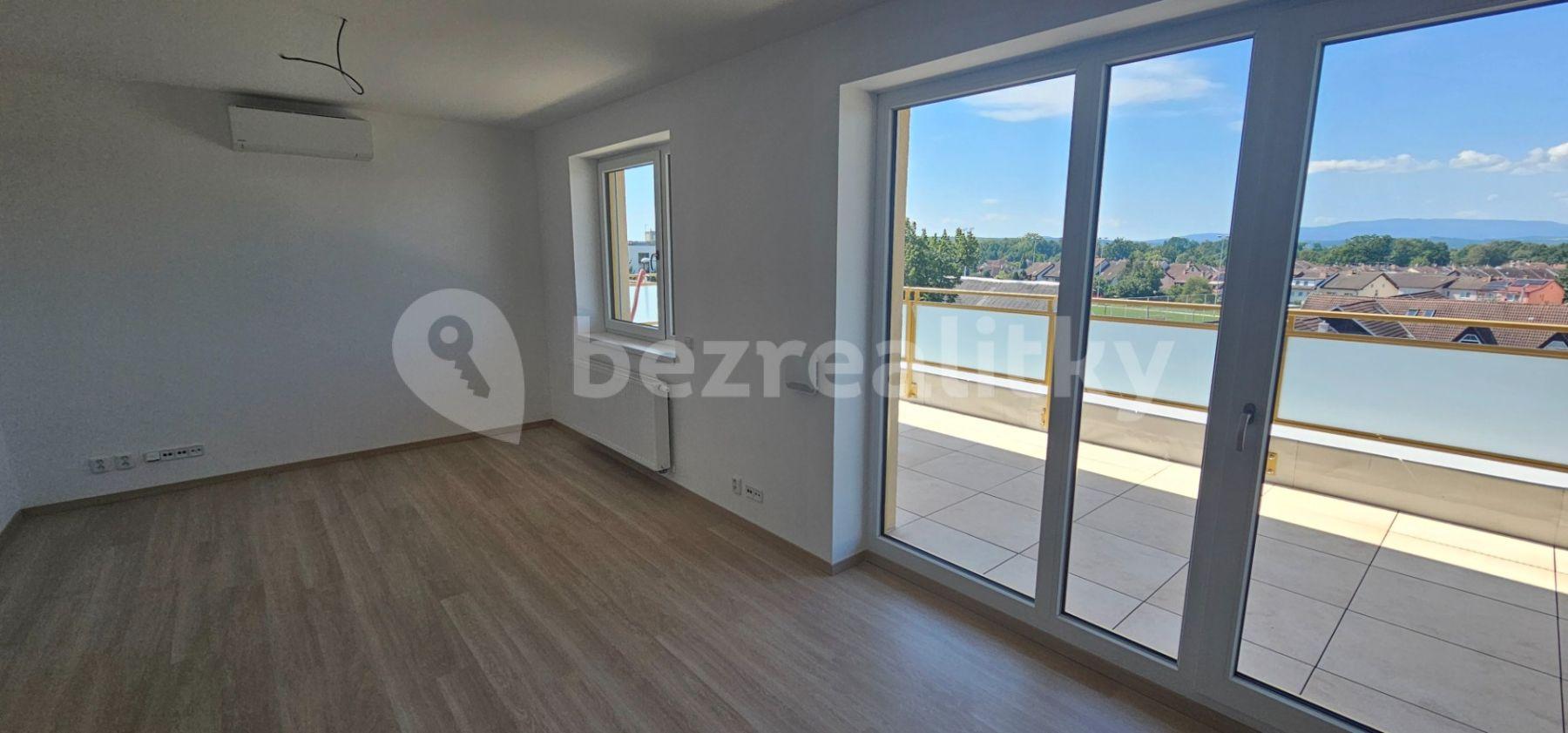 1 bedroom with open-plan kitchen flat to rent, 87 m², Novohradská, České Budějovice, Jihočeský Region