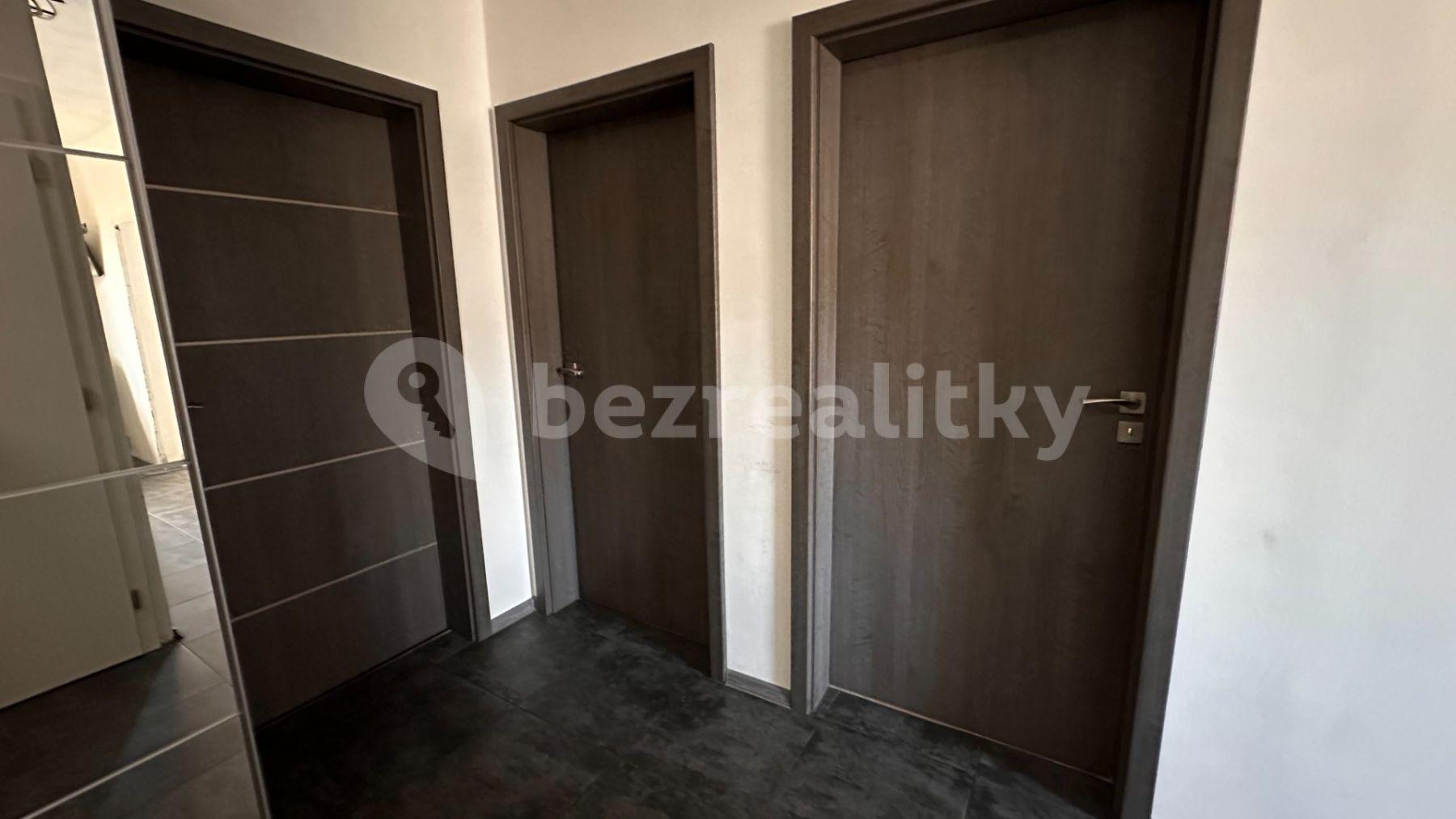 4 bedroom flat for sale, 80 m², Sportovní, Loket, Karlovarský Region