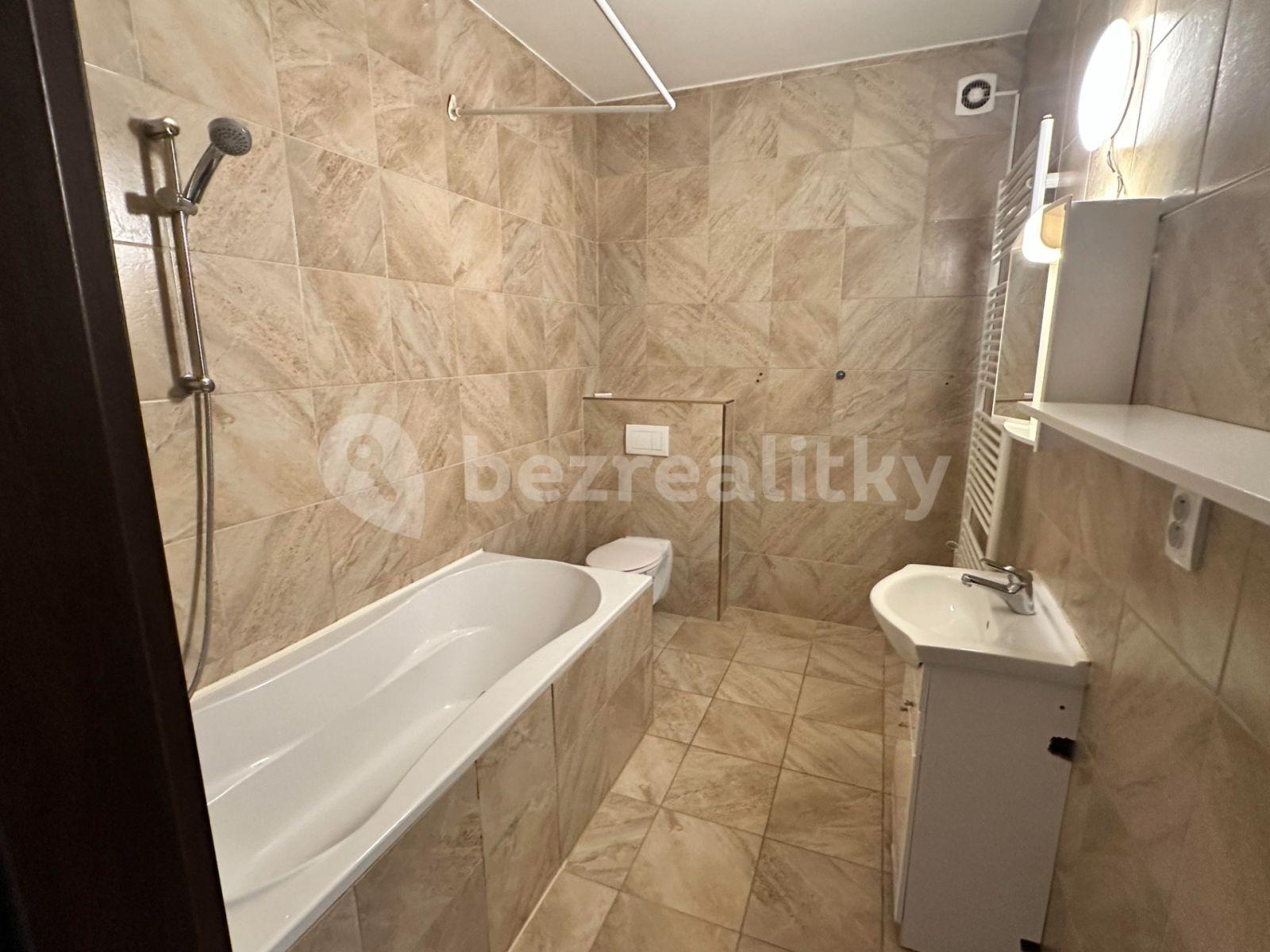 2 bedroom with open-plan kitchen flat for sale, 85 m², Na Ovčíně, Beroun, Středočeský Region