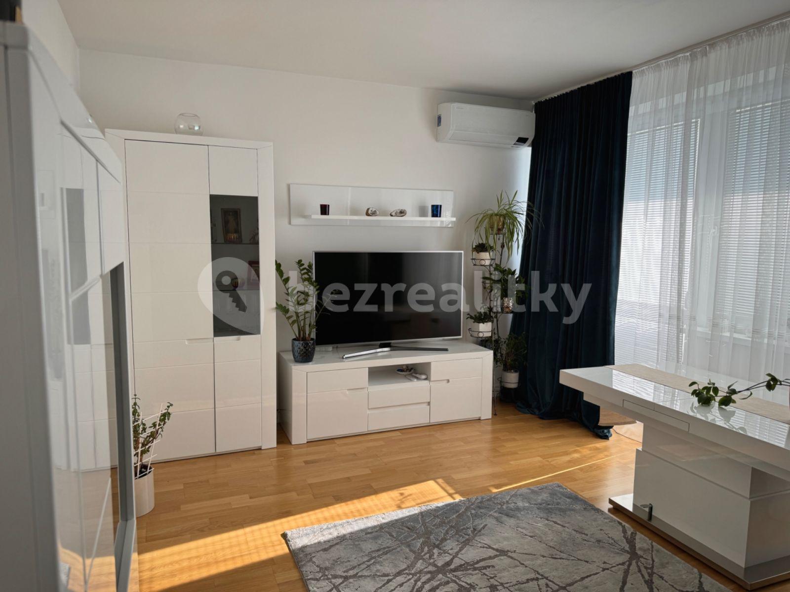 3 bedroom flat for sale, 70 m², Tupolevova, Prague, Prague