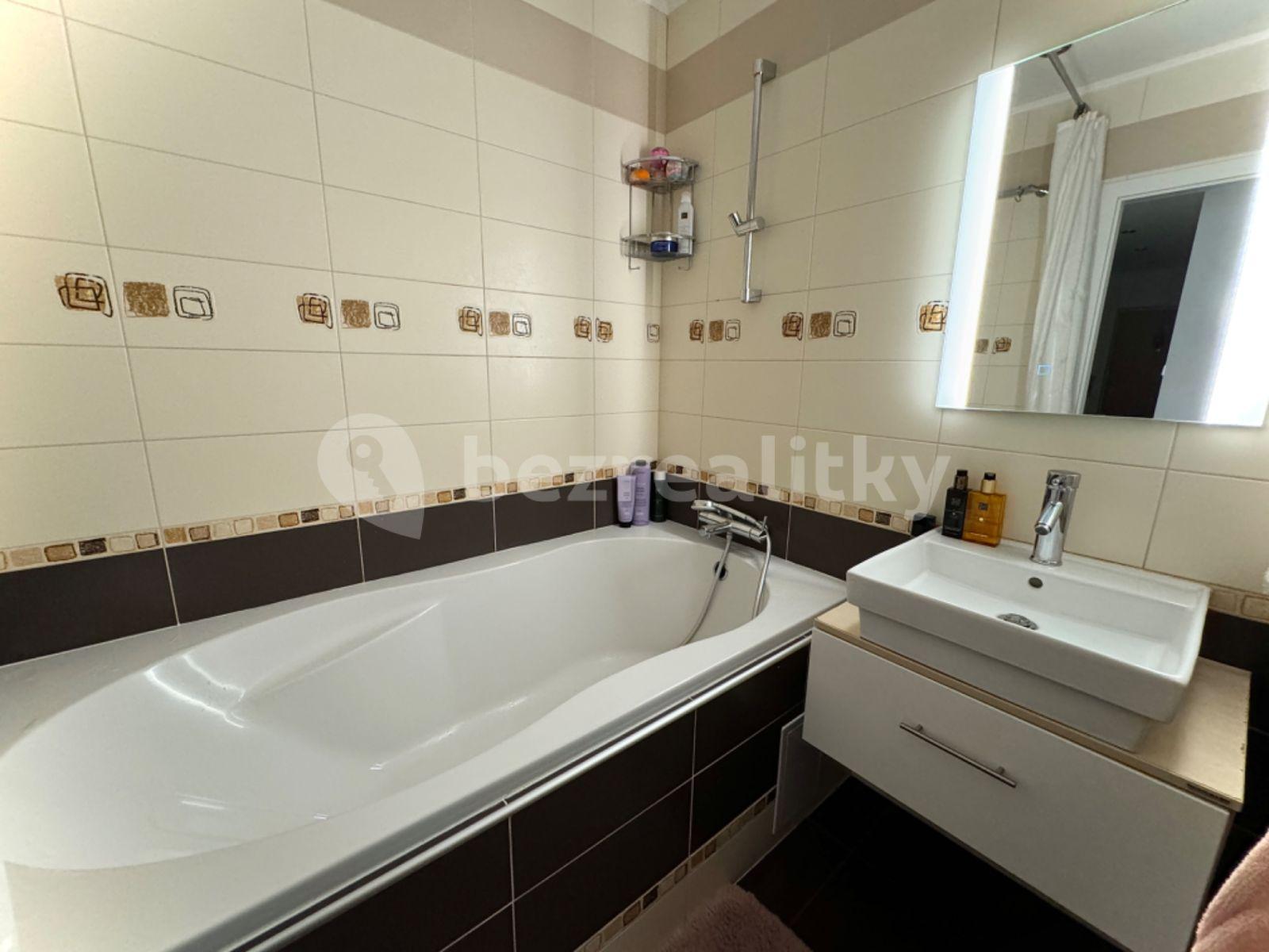 3 bedroom flat for sale, 70 m², Tupolevova, Prague, Prague