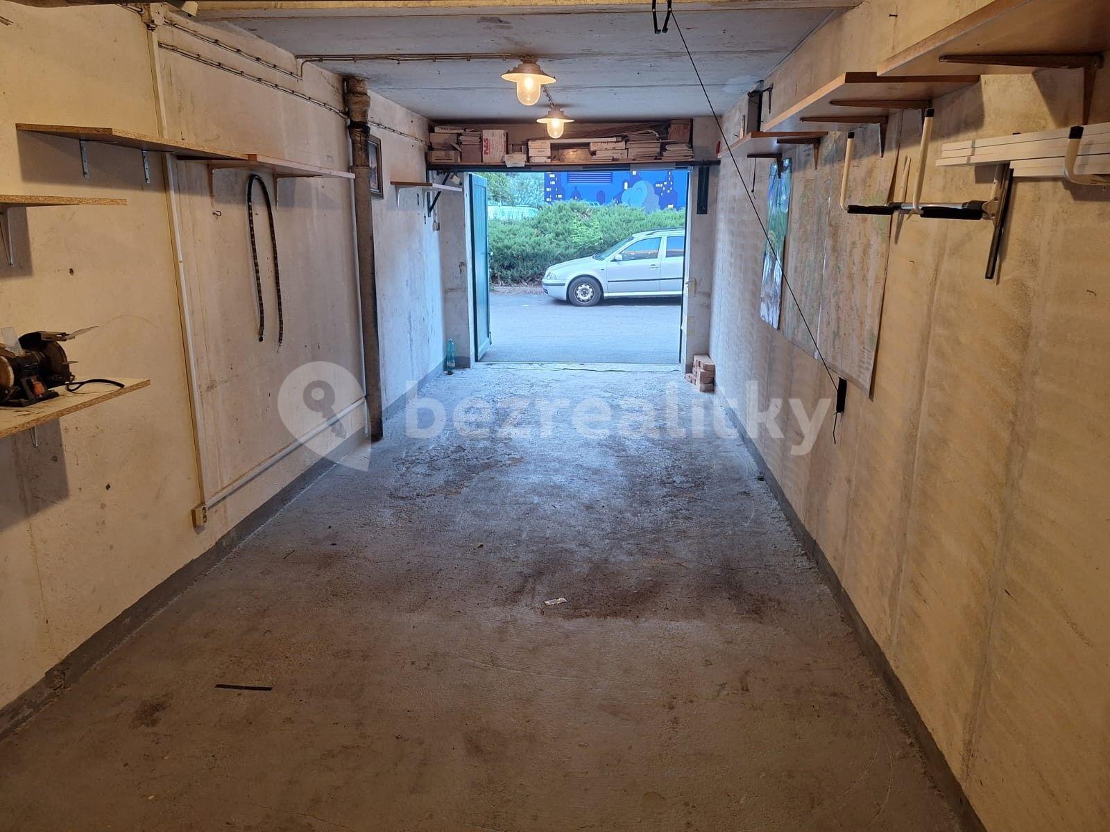 garage to rent, 28 m², Radimovická, Prague, Prague